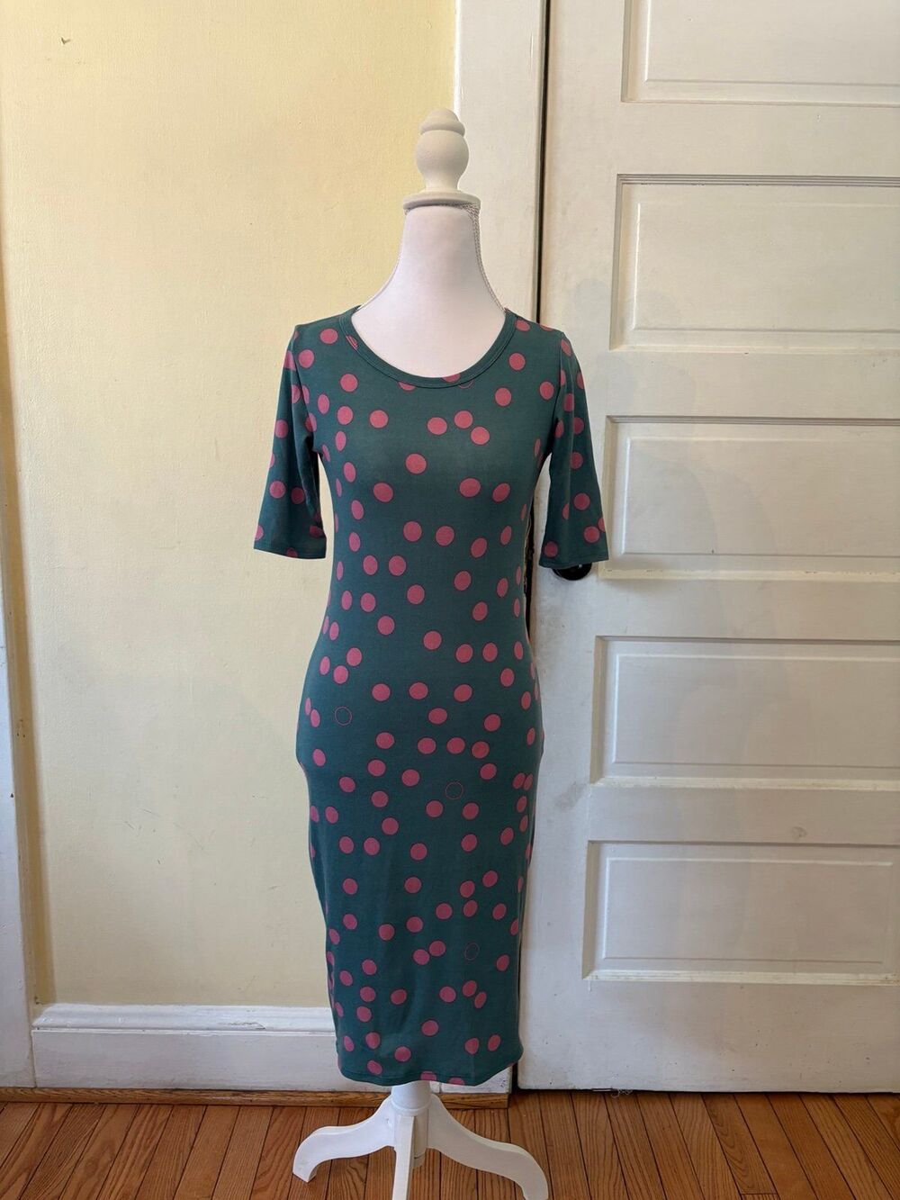 LuLaRoe women’s Julia dress form fitted scoopneck green pink polkadots 80s disco